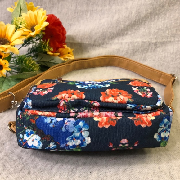NWOT - Navy Floral Fanny Pack / Shoulder Bag - Picture 14 of 16